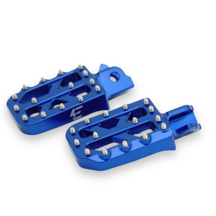 Blue anodized motorcycle foot pegs with anti-slip pins, CNC aluminum