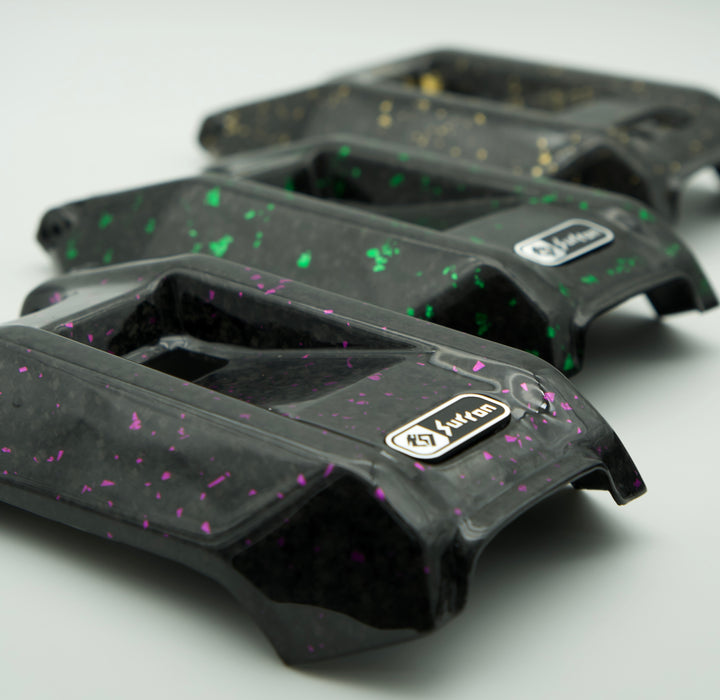 Forged Carbon Akkudeckel mit farbigen Flakes für Surron Lightbee Varianten