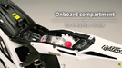 Integrierter Stauraum unter der Sitzbank der Surron Light Bee 2