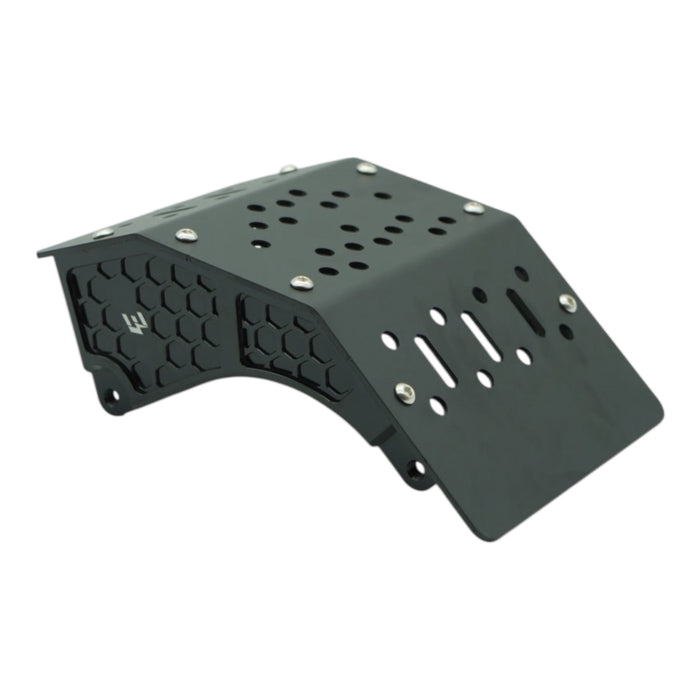 Bashguard in schwarz– Rückseite & Befestigungspunkte